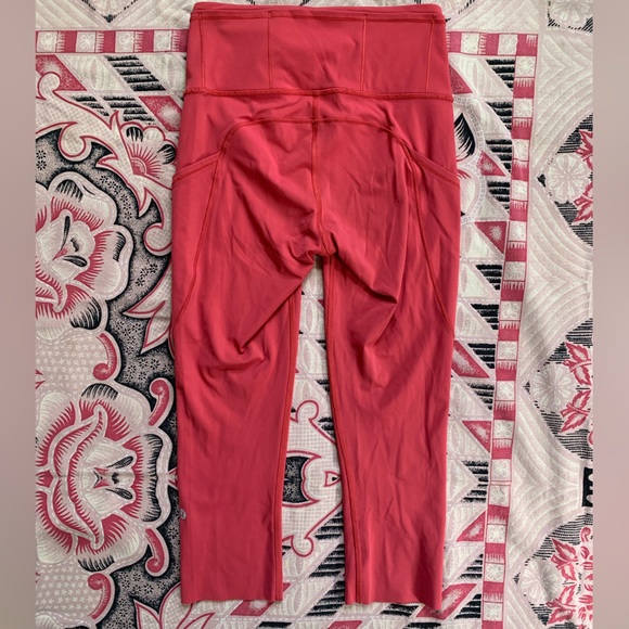 Lulu lemon capris - Picture 2 of 5